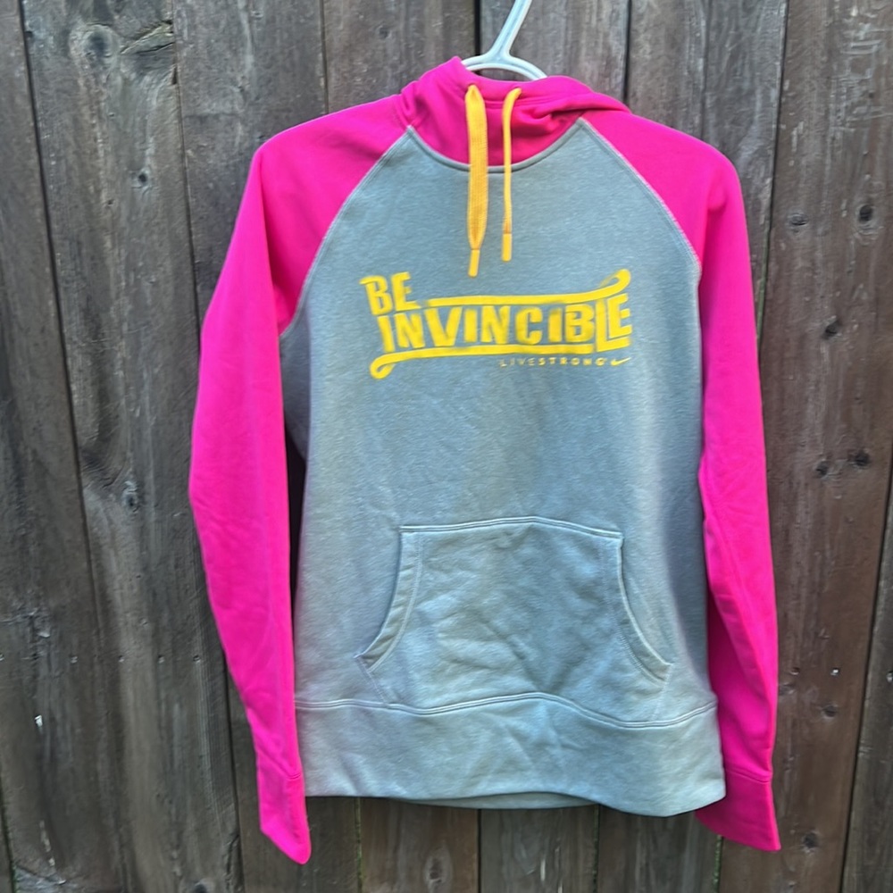 NIKE Livestrong Be Invincible  women Hoodie Sweatshirt  Medium Therma Fit